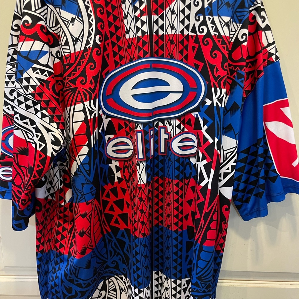 Elite Men’s Graphic T-Shirt Size XL Red/Blue Logo